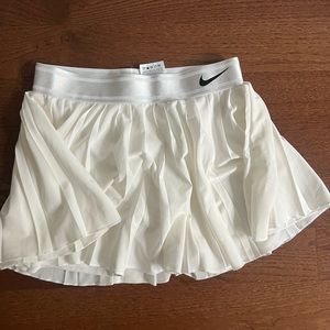 Nike white pleated skort